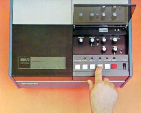 IVC VCR-100 video cartridge recorder